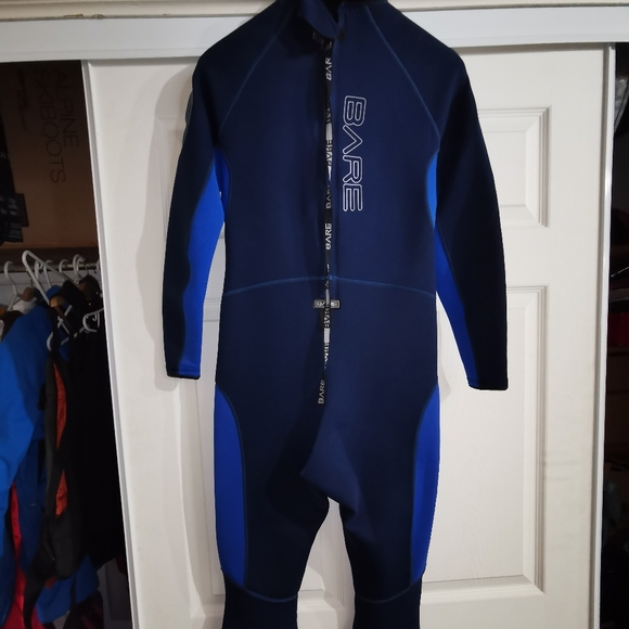 Bare Wetsuit size medium - Picture 4 of 9